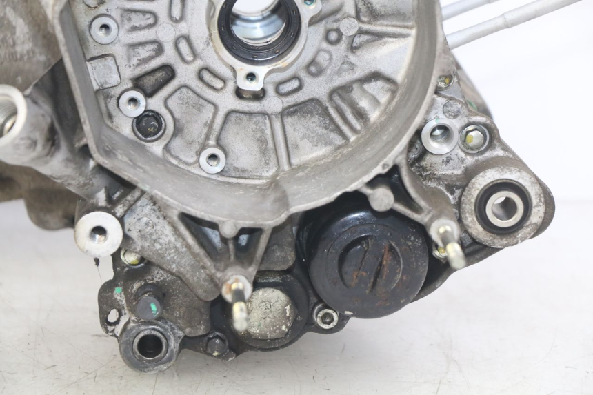 photo de CARTER BAS MOTORE PIAGGIO VESPA GTS IGET ABS 125 (2017 - 2023) - Primo piano ad alta risoluzione