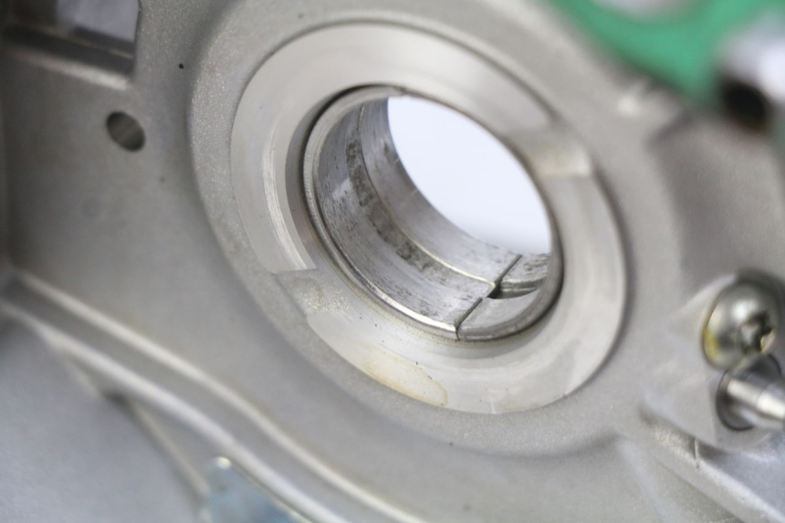 photo de CARTER BAS MOTORE PIAGGIO VESPA GTS IGET ABS 125 (2017 - 2023) - Zoom qualità usato