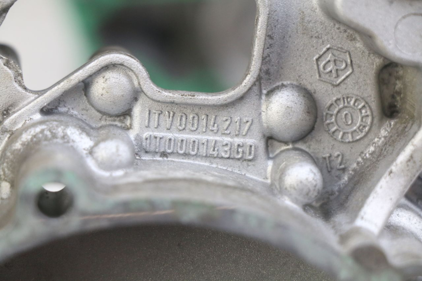 photo de CARTER BAS MOTORE PIAGGIO VESPA GTS IGET ABS 125 (2017 - 2023) - Panoramica del profilo