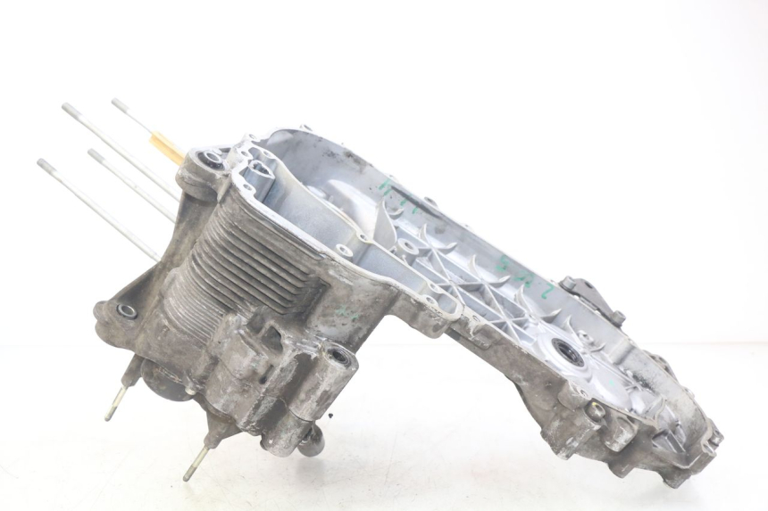 photo de CARTER BAS MOTORE PIAGGIO VESPA GTS IGET ABS 125 (2017 - 2023) - Zoom sullo stato d'uso