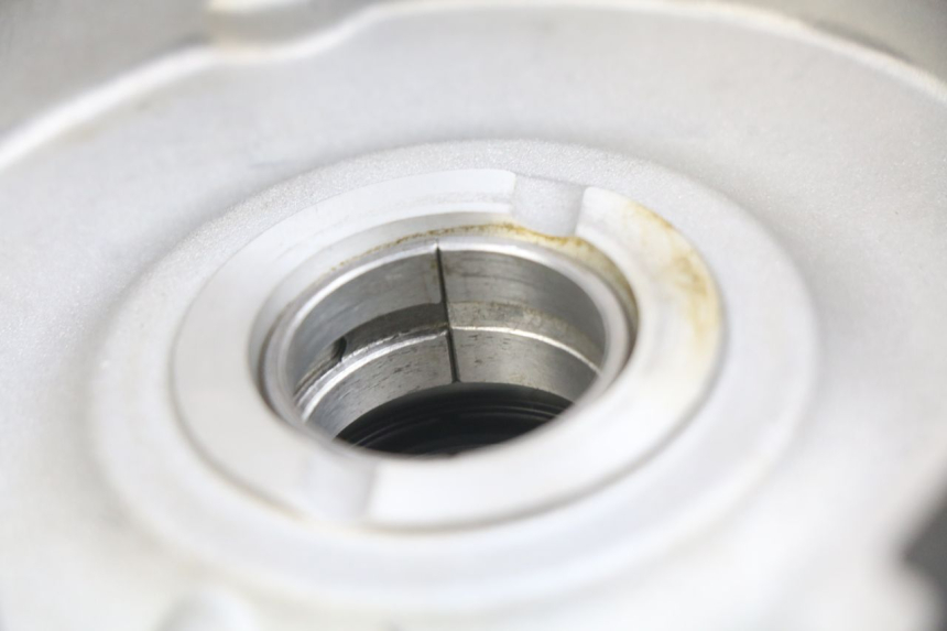 photo de CARTER BAS MOTORE PIAGGIO VESPA GTS IGET ABS 125 (2017 - 2023) - Vista principale