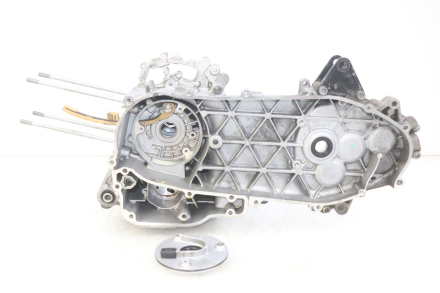 photo de CARTER BAS MOTORE PIAGGIO VESPA GTS IGET ABS 125 (2017 - 2023) - Marcature e riferimenti originali