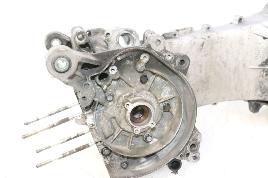 photo de CARTER MOTORE PIAGGIO VESPA PRIMAVERA 2T 50 (2013 - 2018) - Zoom sullo stato d'uso