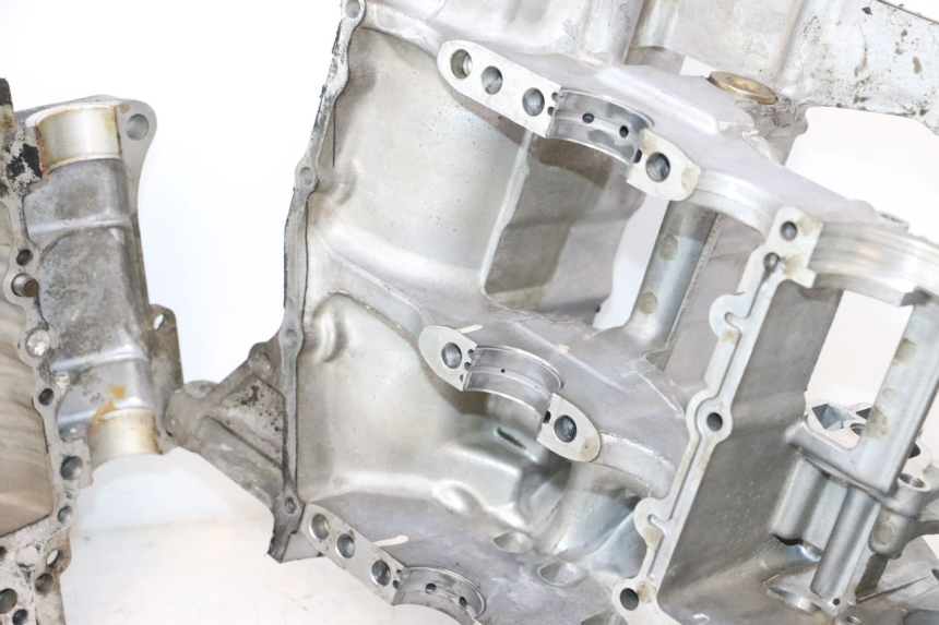 photo de CARTER MOTORE HONDA VFR FI RC46 800 (1998 - 2001) - Caratteristiche distintive