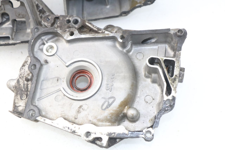 photo de CARTER MOTORE INFERIORE PEUGEOT VIVACITY NEW 4T 50 (2008 - 2017) - Primo piano ad alta risoluzione
