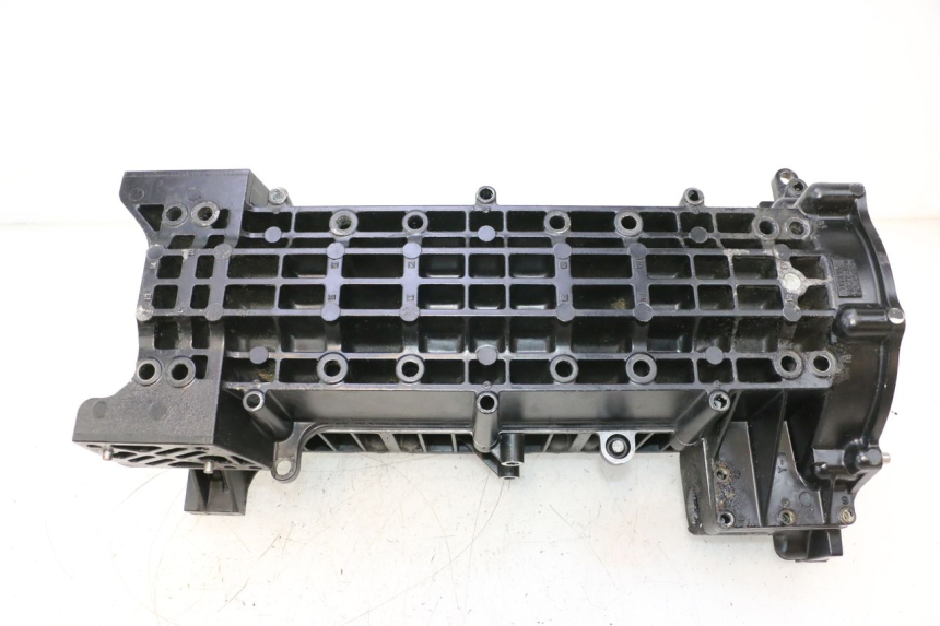 photo de CARTER MOTORE YAMAHA WAVE RUNNER GP R 1200 (2000 - 2003) - Stato della superficie e materiale