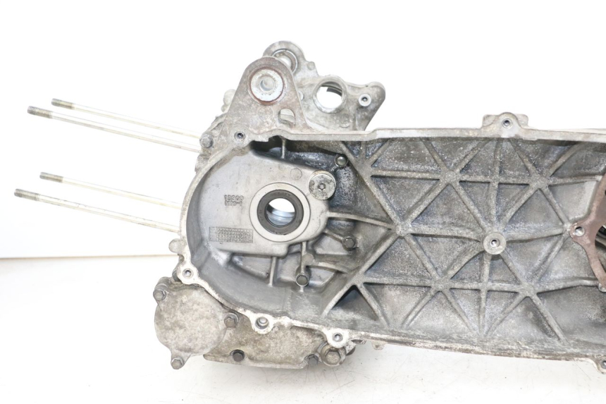 photo de CARTER MOTORE YAMAHA X-MAX XMAX 125 (2010 - 2013) - Caratteristiche distintive