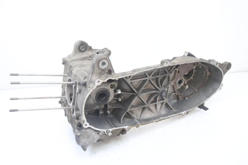 photo de CARTER MOTORE YAMAHA X-MAX XMAX 125 (2010 - 2013) - Dettagli dei punti di fissaggio