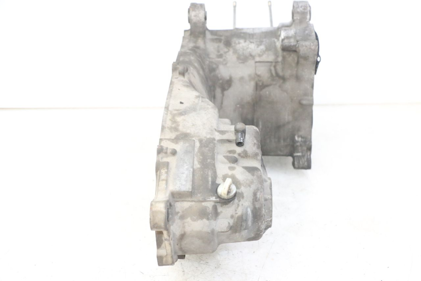 photo de CARTER BAS MOTORE YAMAHA XMAX X-MAX 125 (2006 - 2009) - Caratteristiche distintive