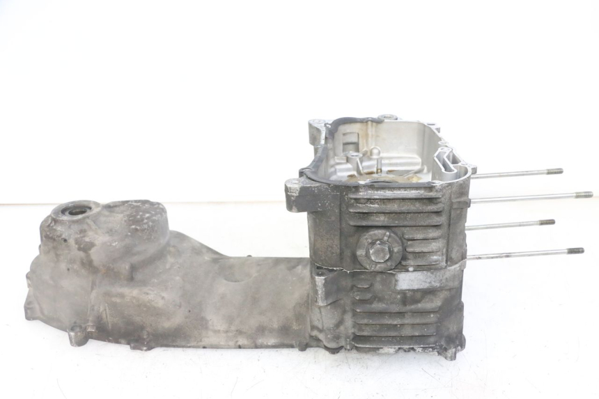 photo de CARTER BAS MOTORE YAMAHA XMAX X-MAX 125 (2006 - 2009) - Dettagli dei punti di fissaggio