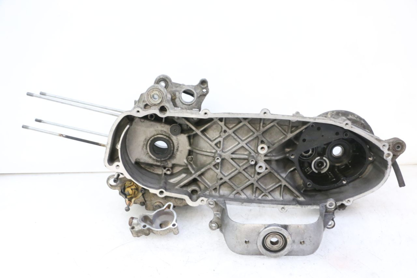 photo de CARTER BAS MOTEUR YAMAHA X-MAX XMAX 250 (2006 - 2009) - Angolazione alternativa