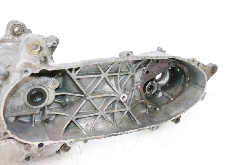 photo de CARTER MOTORE YAMAHA X-MAX XMAX 125 (2010 - 2013) - Dettagli dei punti di fissaggio