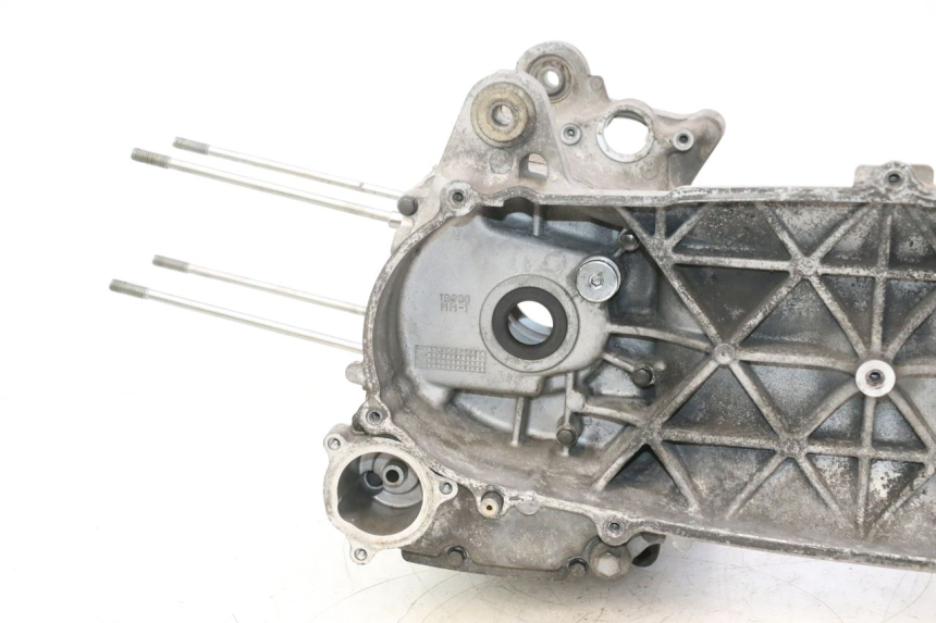 photo de CARTER BAS MOTORE YAMAHA XMAX X-MAX 125 (2006 - 2009) - Caratteristiche distintive