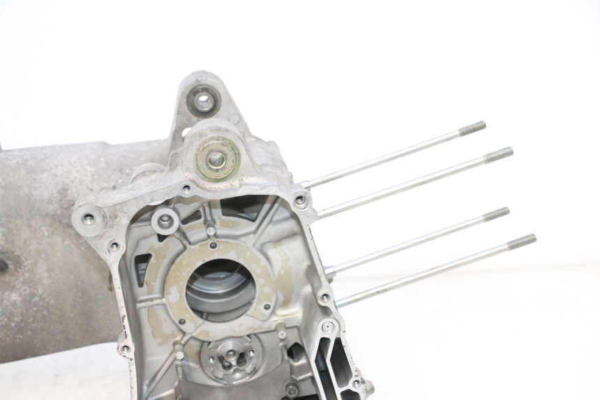 photo de CARTER BAS MOTORE YAMAHA XMAX X-MAX 125 (2006 - 2009) - Focus sulla struttura
