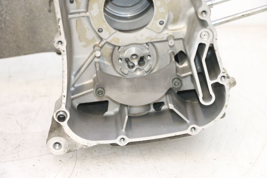 photo de CARTER BAS MOTORE YAMAHA XMAX X-MAX 125 (2006 - 2009) - Angolazione alternativa