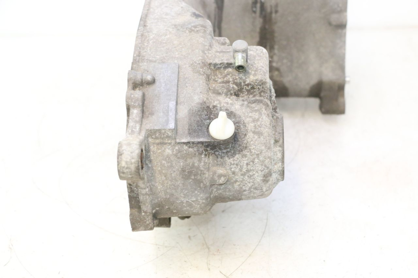 photo de CARTER BAS MOTORE YAMAHA XMAX X-MAX 125 (2006 - 2009) - Dettagli dei punti di fissaggio