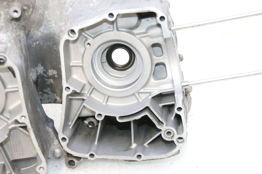 photo de CARTER BAS MOTORE YAMAHA XMAX X-MAX 125 (2006 - 2009) - Vista d'insieme del prodotto