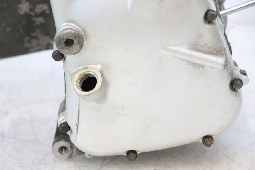 photo de CARTER BAS MOTORE YAMAHA XMAX X-MAX 125 (2006 - 2009) - Dettagli dei punti di fissaggio