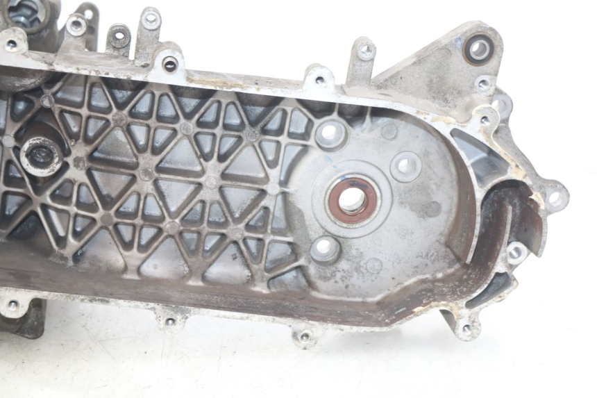 photo de CARTER BAS MOTORE SYM X-PRO 4T 50 (2014 - 2021) - Caratteristiche distintive