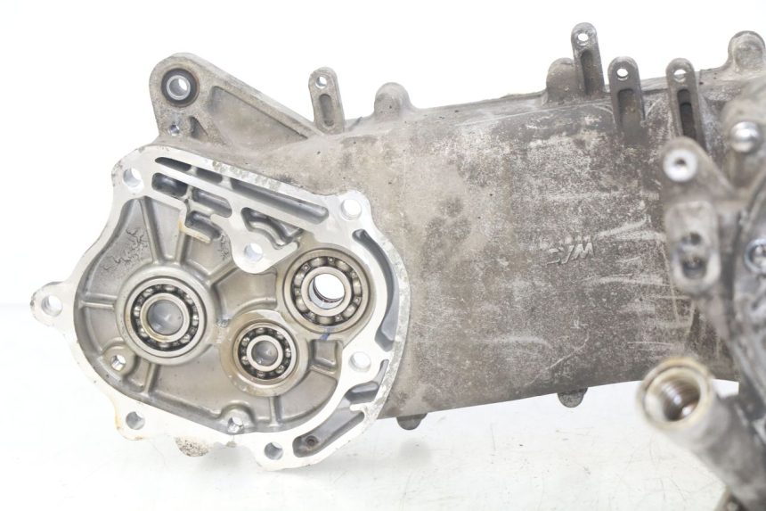 photo de CARTER BAS MOTORE SYM X-PRO 4T 50 (2014 - 2021) - Dettagli dei punti di fissaggio