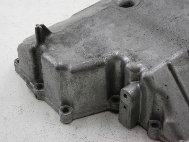 photo de CARTER MOTORE INFERIORE YAMAHA FJR 1300 (2004 - 2005) - Dettagli dei punti di fissaggio