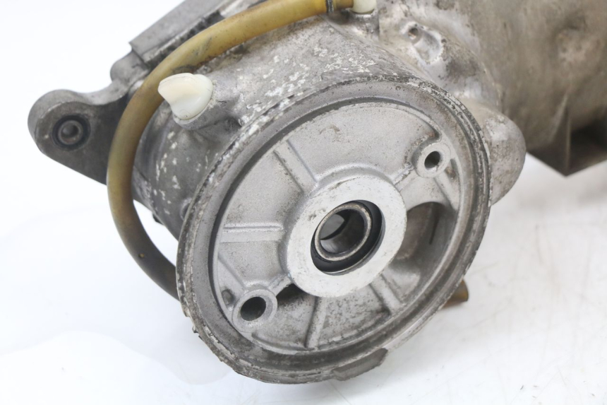 photo de CARTER BAS MOTEUR YAMAHA YP MAJESTY 125 (2002 - 2006) - Caratteristiche distintive