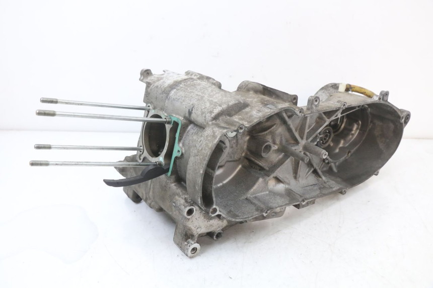 photo de CARTER BAS MOTEUR YAMAHA YP MAJESTY 125 (2002 - 2006) - Primo piano tecnico