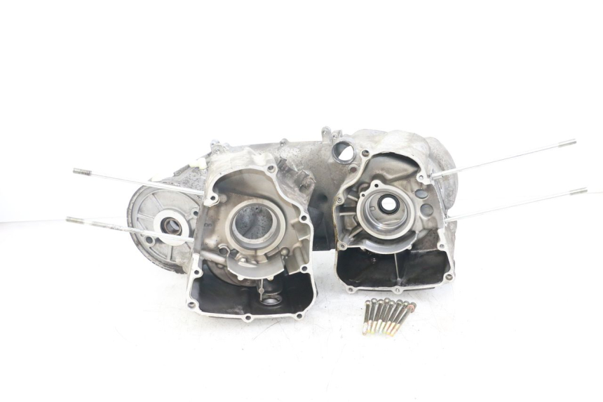 photo de CARTER BAS MOTEUR YAMAHA YP MAJESTY 125 (2002 - 2006) - Caratteristiche distintive