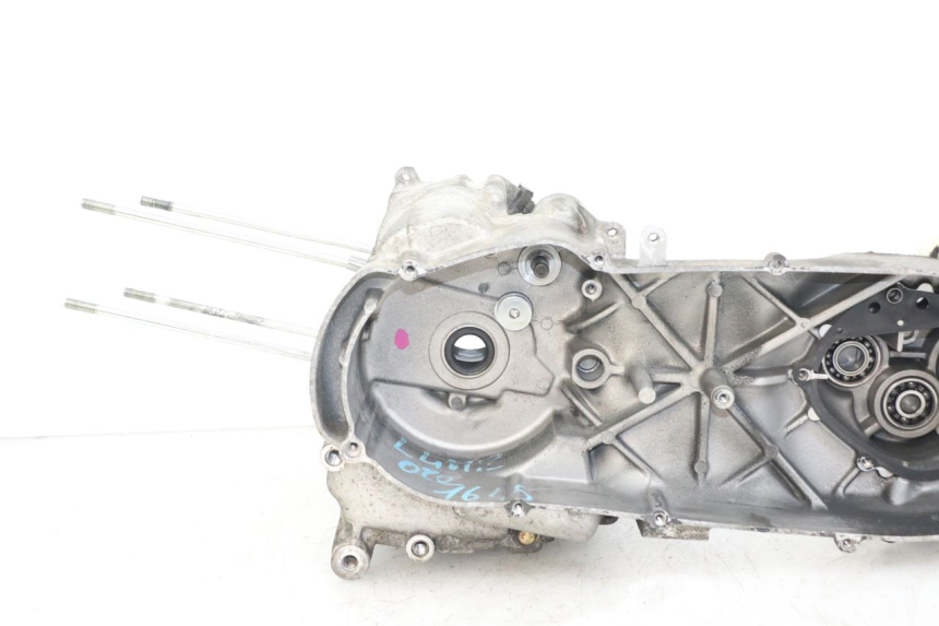 photo de CARTER BAS MOTEUR YAMAHA YP MAJESTY 125 (2002 - 2006) - Altra angolazione