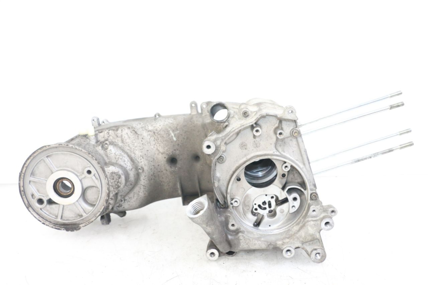 photo de CARTER BAS MOTEUR YAMAHA YP MAJESTY 125 (2002 - 2006) - Stato della superficie e materiale