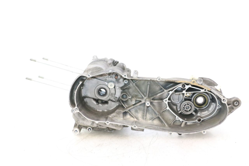 photo de CARTER MOTORE INFERIORE YAMAHA YP MAJESTY 125 (1998 - 2001) - Dettaglio del componente