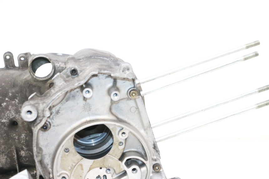 photo de CARTER MOTORE INFERIORE YAMAHA YP MAJESTY 125 (1998 - 2001) - Altra vista dell'articolo
