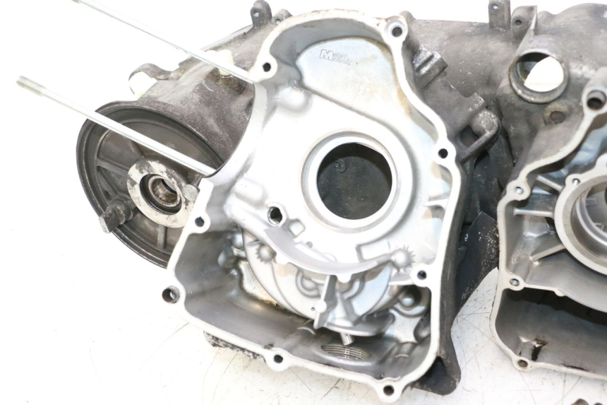 photo de CARTER MOTORE INFERIORE YAMAHA YP MAJESTY 125 (1998 - 2001) - Focus sulla struttura