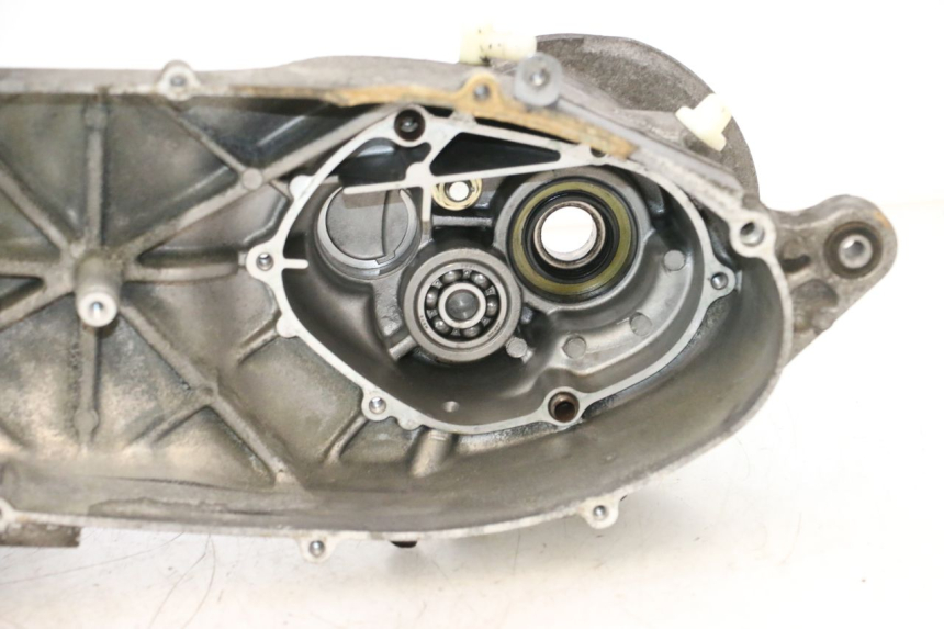 photo de CARTER MOTORE INFERIORE YAMAHA YP MAJESTY 125 (1998 - 2001) - Primo piano tecnico