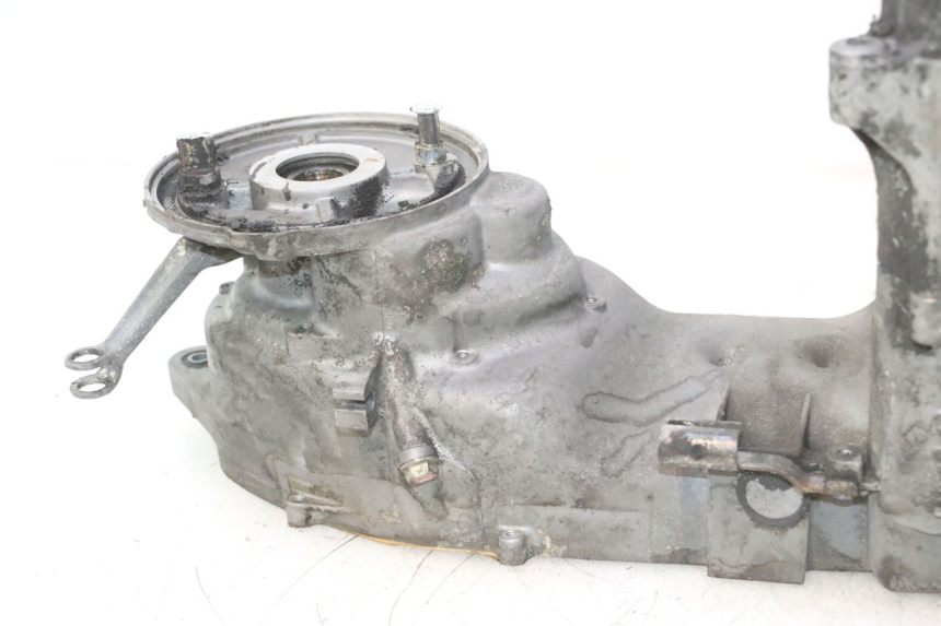 photo de CARTER MOTORE INFERIORE YAMAHA YP MAJESTY 125 (1998 - 2001) - Dettaglio del componente
