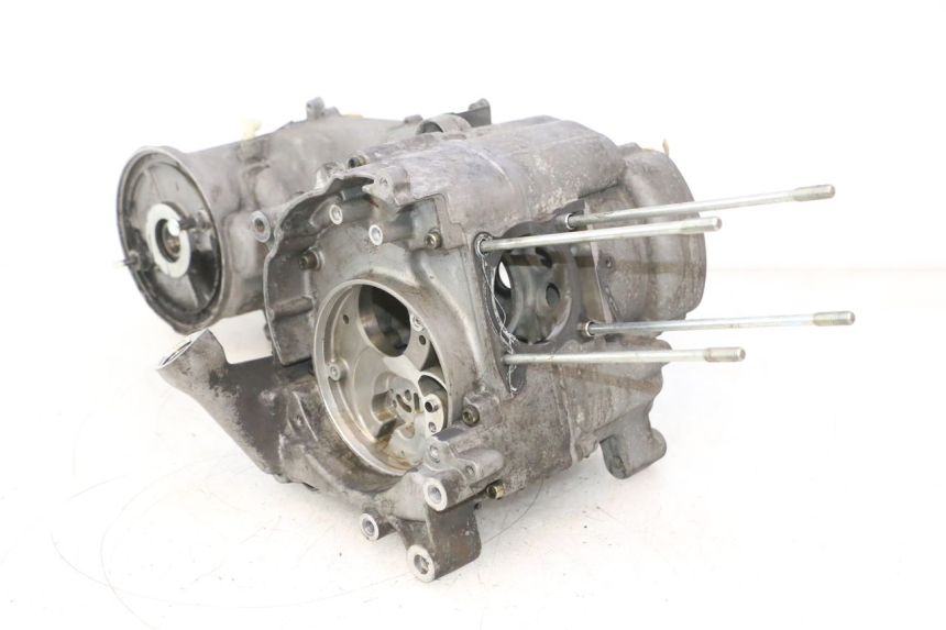 photo de CARTER MOTORE INFERIORE YAMAHA YP MAJESTY 125 (1998 - 2001) - Altra vista dell'articolo