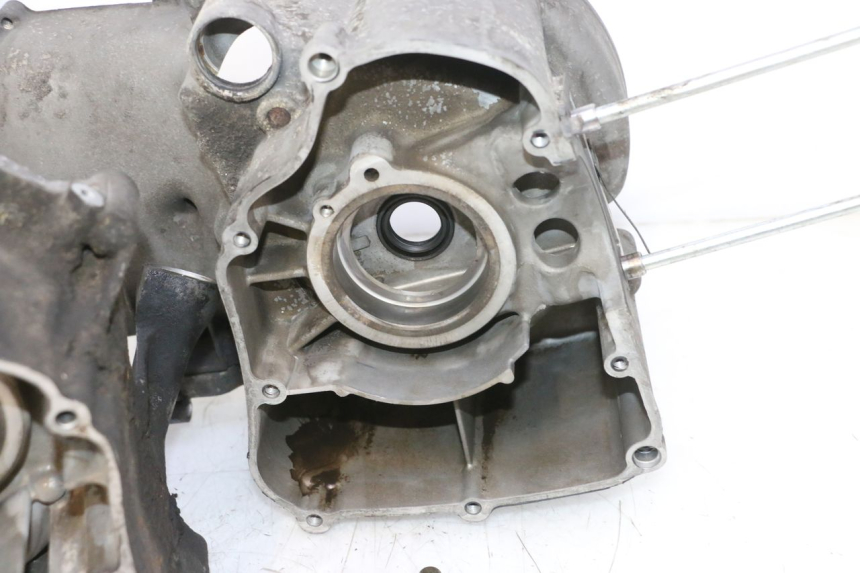 photo de CARTER MOTORE INFERIORE YAMAHA YP MAJESTY 125 (1998 - 2001) - Focus sulla struttura