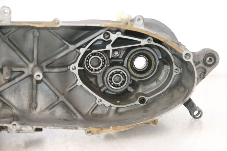 photo de CARTER MOTORE INFERIORE YAMAHA YP MAJESTY 125 (1998 - 2001) - Stato della superficie e materiale