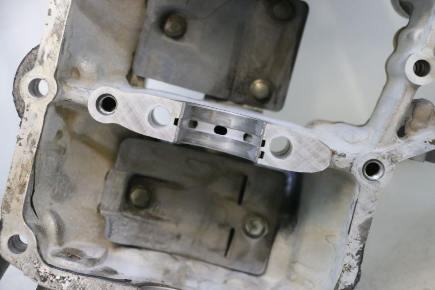 photo de CARTER MOTORE YAMAHA YZF R GENESIS 750 (1993 - 1998) - Dettagli dei punti di fissaggio