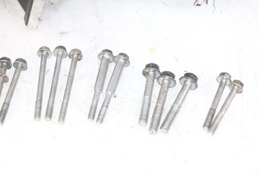 photo de CARTER BAS MOTEUR YAMAHA YZF R1 1000 (2007 - 2008) - Angolazione alternativa