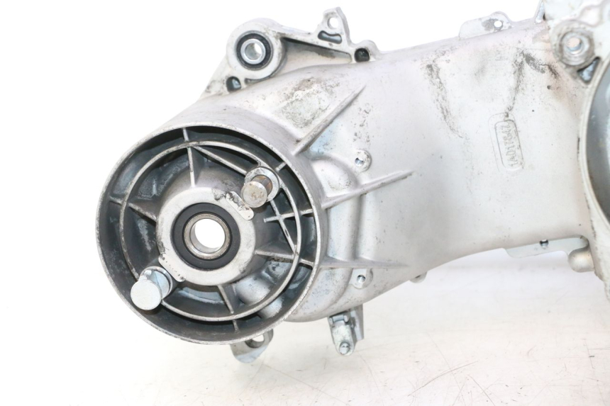 photo de CARTER MOTORE PIAGGIO ZIP IGET 4T 50 (2021 - 2023) - Angolazione alternativa