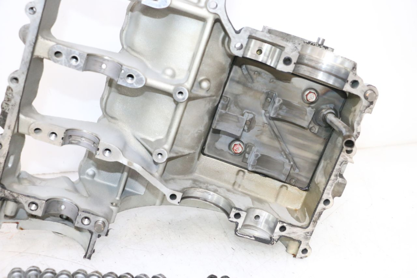 photo de CARTER MOTORE KAWASAKI ZX-6R ZX6R 600 (2000 - 2002) - Focus sulla struttura
