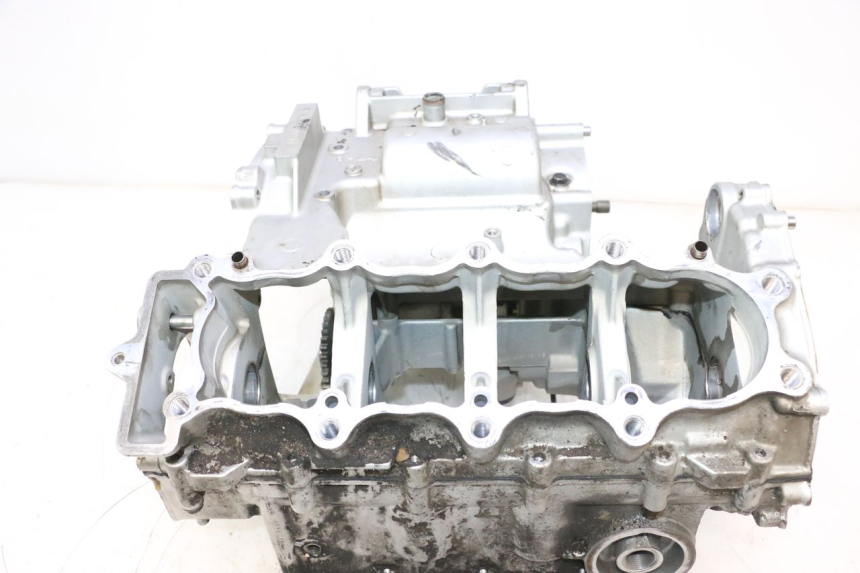 photo de CARTER MOTORE KAWASAKI ZX-6R ZX6R 600 (2000 - 2002) - Primo piano tecnico
