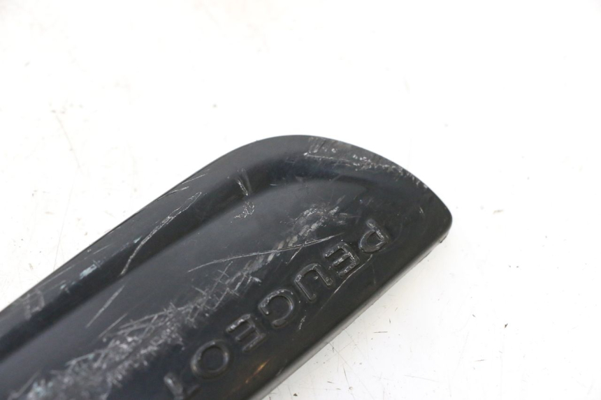 photo de SCARICO COPERCHIO PEUGEOT KISBEE 2T 50 (2010 - 2017) - Primo piano tecnico