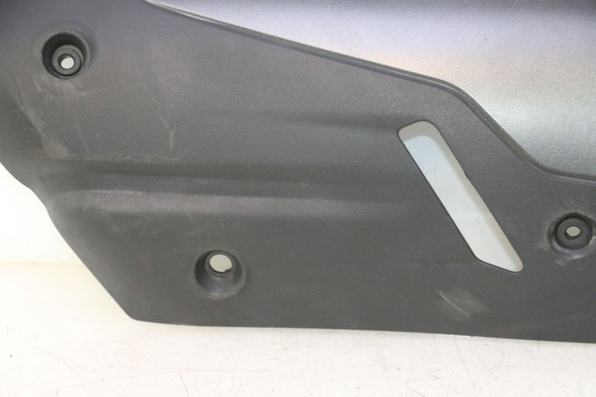 photo de SCARICO COPERCHIO PIAGGIO MP3 HPE 530 (2022 - 2026) - Zoom sui componenti