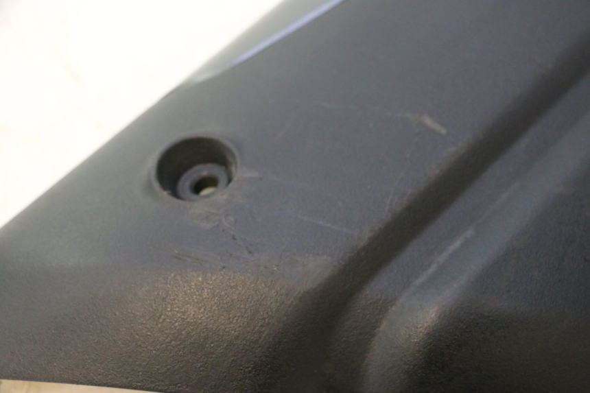 photo de SCARICO COPERCHIO PIAGGIO MP3 HPE 530 (2022 - 2026) - Dettagli dei punti di fissaggio