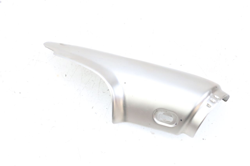 photo de SCARICO COPERCHIO BMW R GS 1250 (2021 - 2024) - Dettagli dei punti di fissaggio