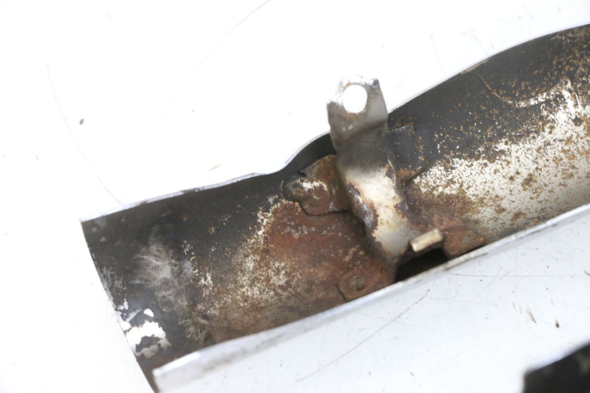 photo de SCARICO COPERCHIO KYMCO ZING 125 (1997 - 2003) - Dettagli dei punti di fissaggio