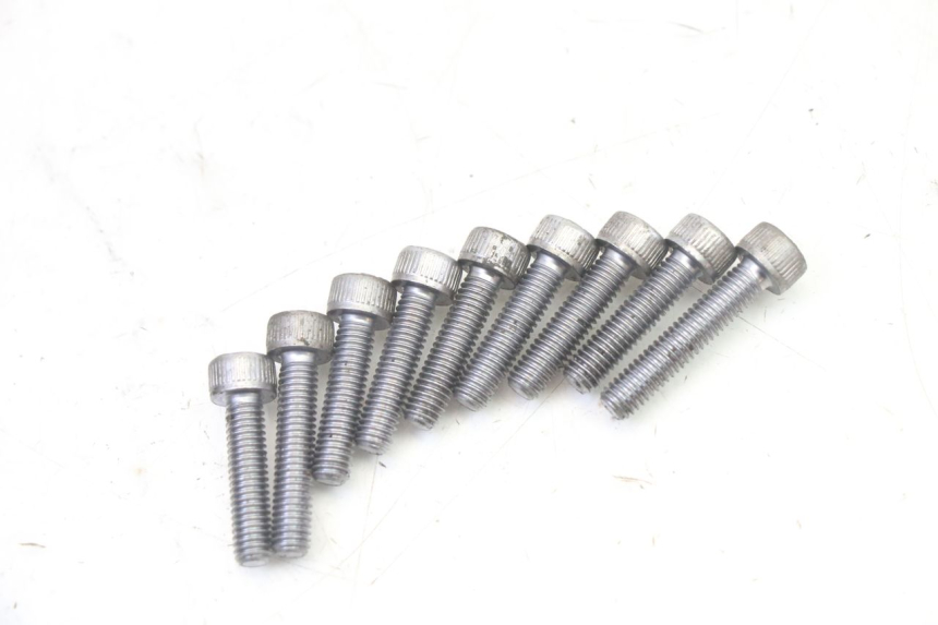 photo de COPERCHIO FRIZIONE YAMAHA TDM ABS 900 (2002 - 2014) - Dettagli dei punti di fissaggio