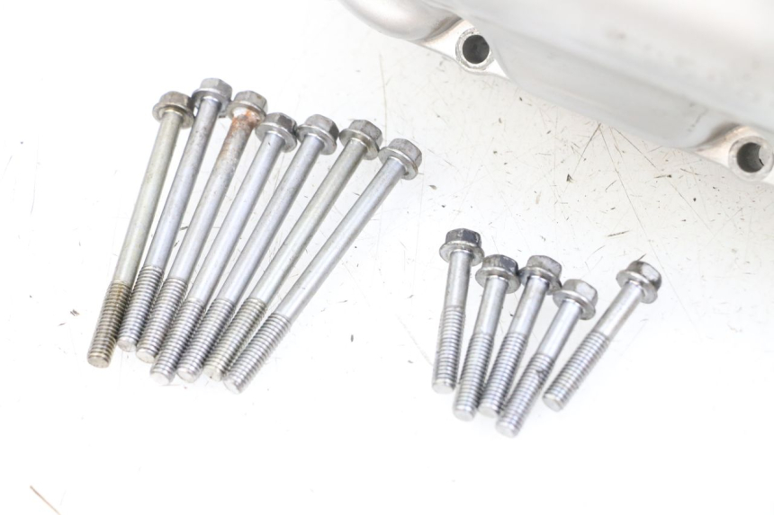 photo de CARTER FRIZIONE SUZUKI VL INTRUDER 125 (2004 - 2007) - Dettagli dei punti di fissaggio